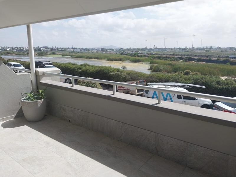 2 Bedroom Property for Sale in Bloubergstrand Western Cape